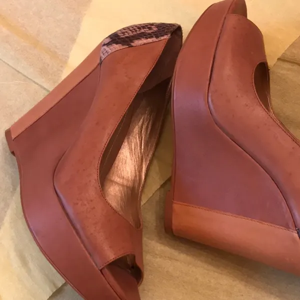 Marco Santi platforms will relist Tan Size 8 - Image 3