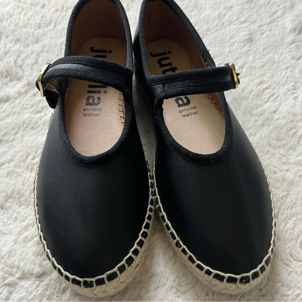 Black Shoes with Classic Mary Jane Design - Image 5