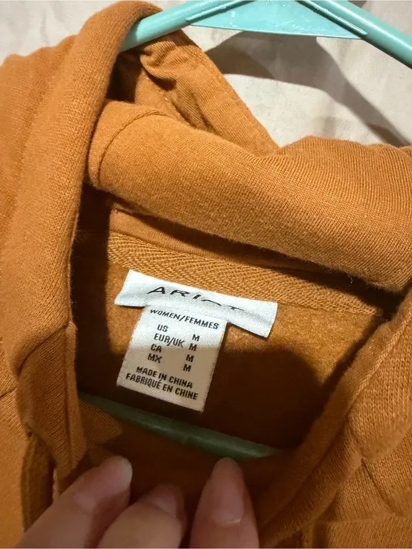 Ariat sweatshirt - Image 2