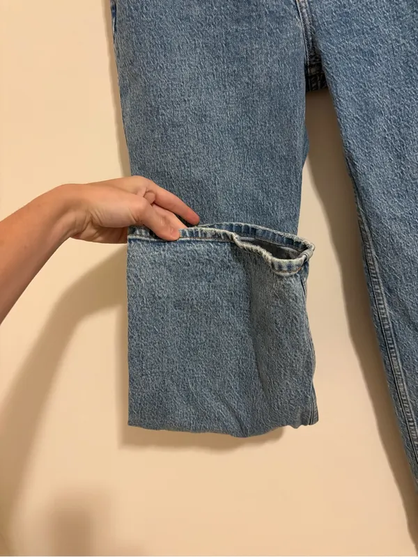 Abercrombie and Fitch The 90s Relaxed Jean size 6 - Image 4