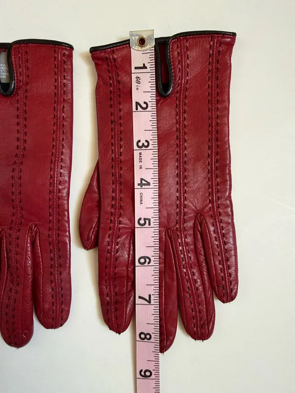 Echo Red Leather Driving Gloves. Size Medium - Image 4