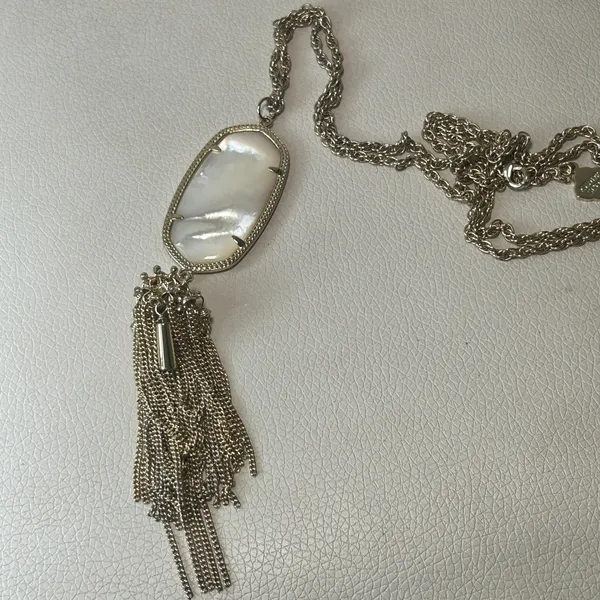 Kendra‎ Scott Rayne Necklace White Mother of Pearl Stone Gold Tassel Pendant - Image 5