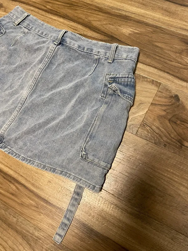 Light Blue Women’s Denim Cargo Mini Skirt with Straps and Pockets Size XL - Image 5