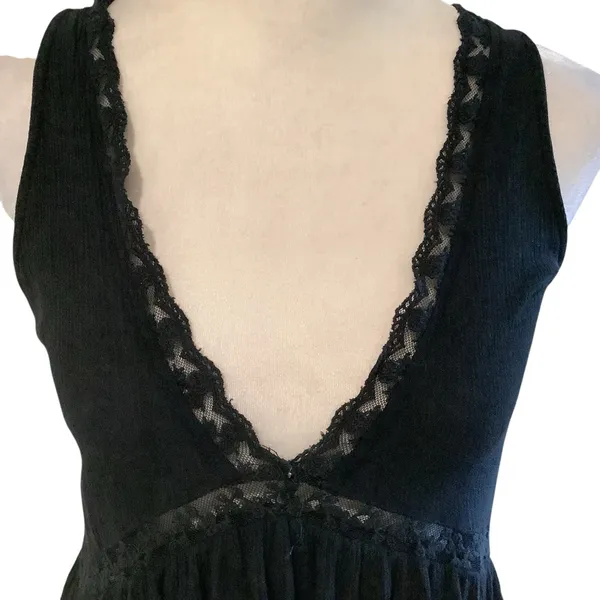 Kendall & Kylie Black Lace Detail Top - Image 2