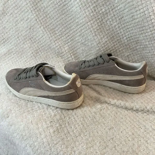 🔥🔥5 for $25 sale🔥🔥Puma grey and white low top sneaker shoes size 6 - Image 4