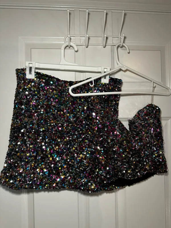 SO Sequin Era’s Tour outfit - Image 7