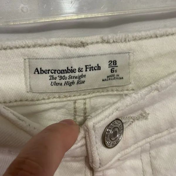 Abercrombie & Fitch 90s Straight Ultra High Rise Jeans Women’s 28/6S White Denim - Image 4
