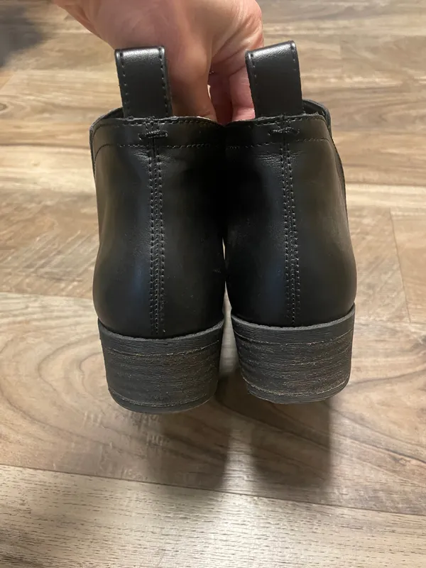 DV by Dolce Vita Black Women's Chelsea Ankle Boots - Classic Slip-On Style Size 7.5 - Image 5