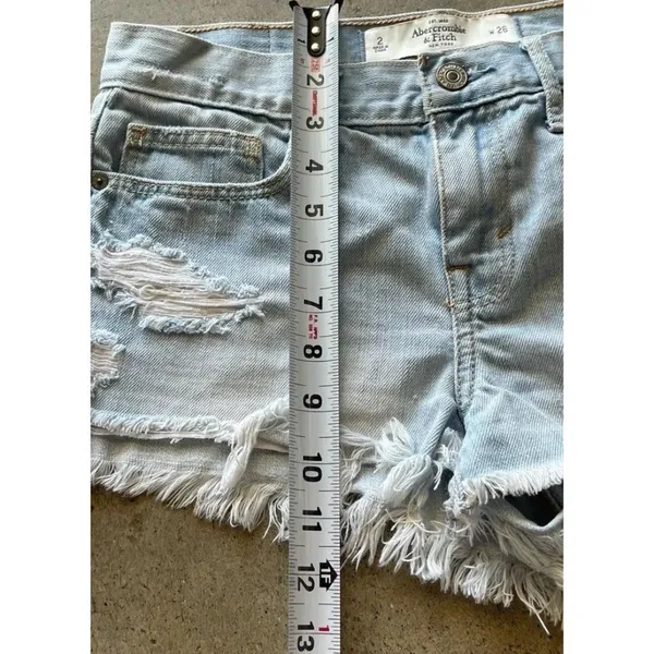 Abercrombie&Fitch ShortsSize 2 W 26 Blue Denim Distressed Frayed Hem Light Wash - Image 5