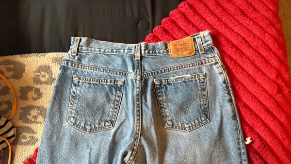 Vintage 550 Levi’s Relaxed Jeans - Image 6