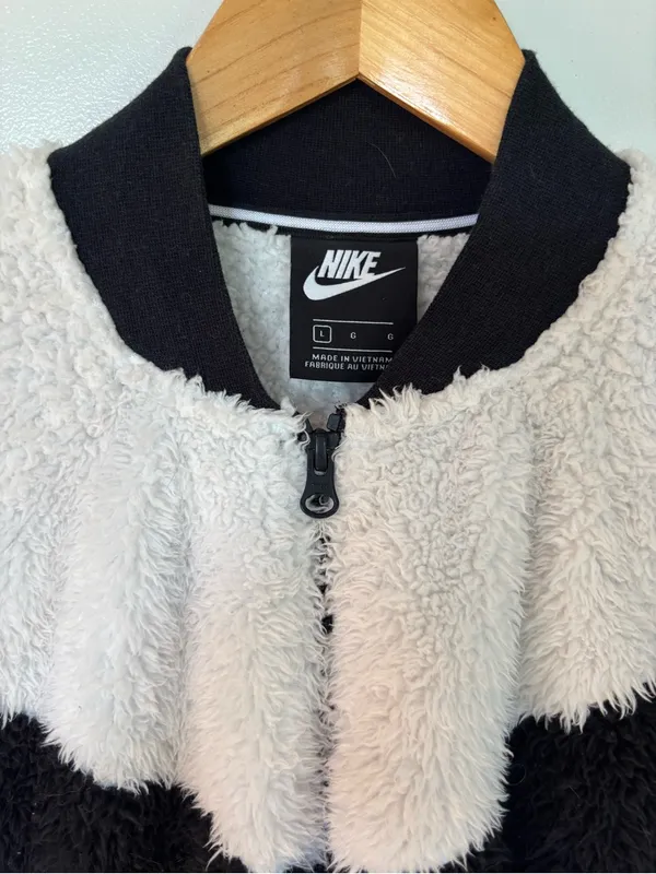 Nike Black and Cream Sherpa Zip Jacket - Image 3