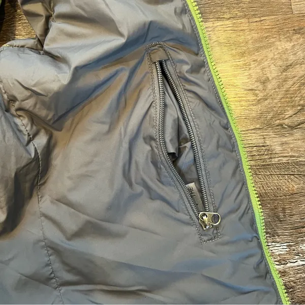 The North Face Women’s 550 Goose Down Green Vest Full Zip Size Small - Image 6