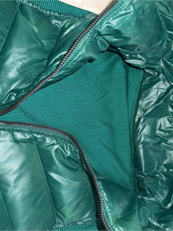 NWOT Alo Yoga Altitude Down Puffer Vest size S - Image 4
