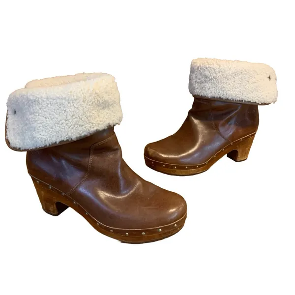 Ugg "Lynnea" Cognac Brown Leather Clog Boots With Sherpa Lining (10) - Image 3