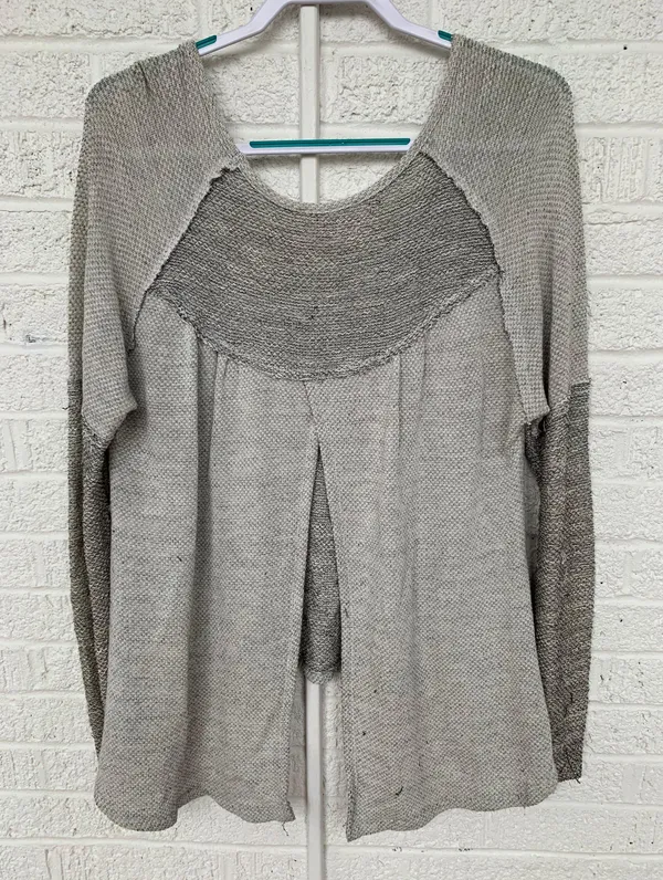 Boutique Open Back Sweater Size M - Image 2