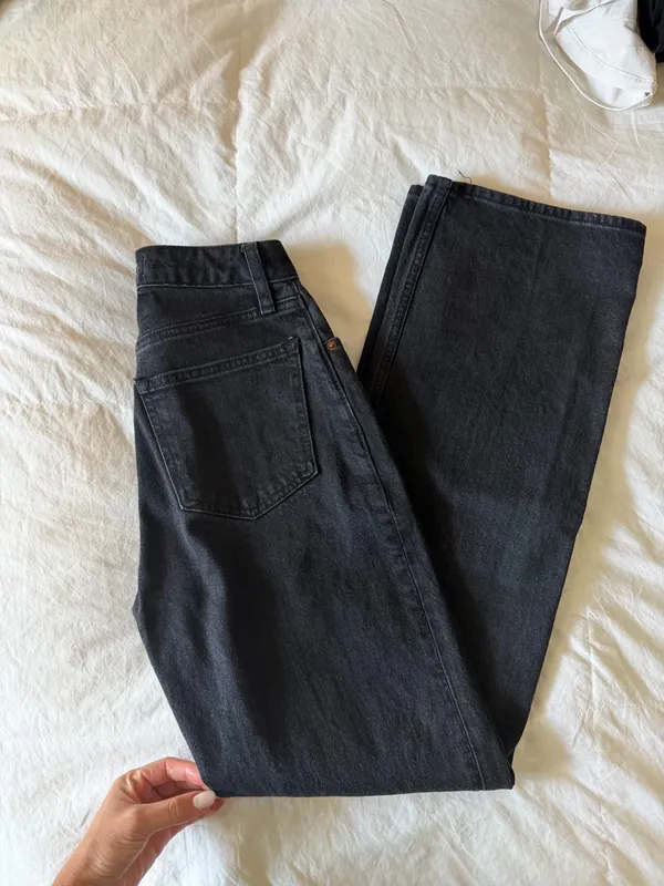 Abercrombie 90s Relaxed High-Rise Jeans - Image 4