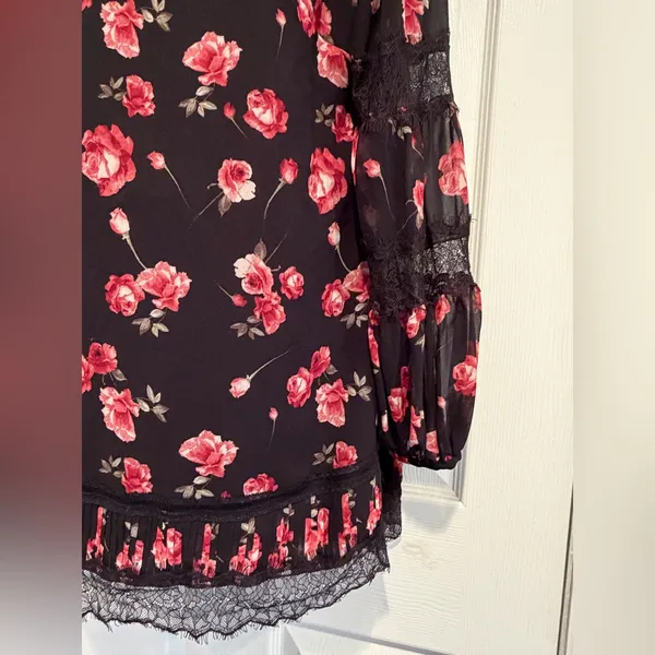 WHBM White House Black Market Floral Shift Dress Size 10 Lace Bell‎ Sleeve Black - Image 4