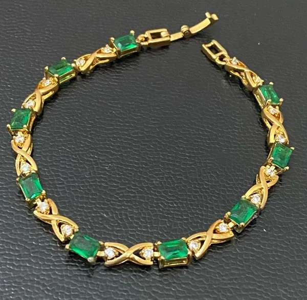 Unsigned Gold-tone Emerald Green & Clear CZ Stone 7.5” Tennis Bracelet 8.7g - Image 10