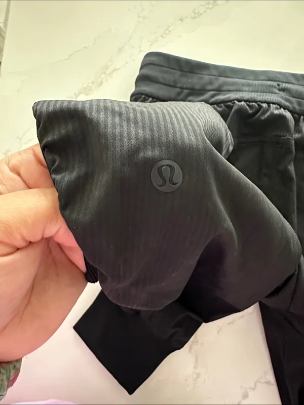 Lululemon Beyond The Studio Jogger in black‎ size 4 - Image 7