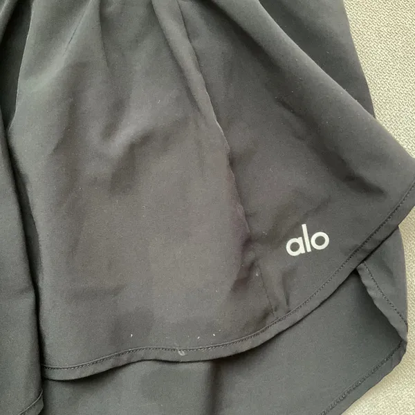 Alo Yoga Gold Medal Short Black XXS - Image 3