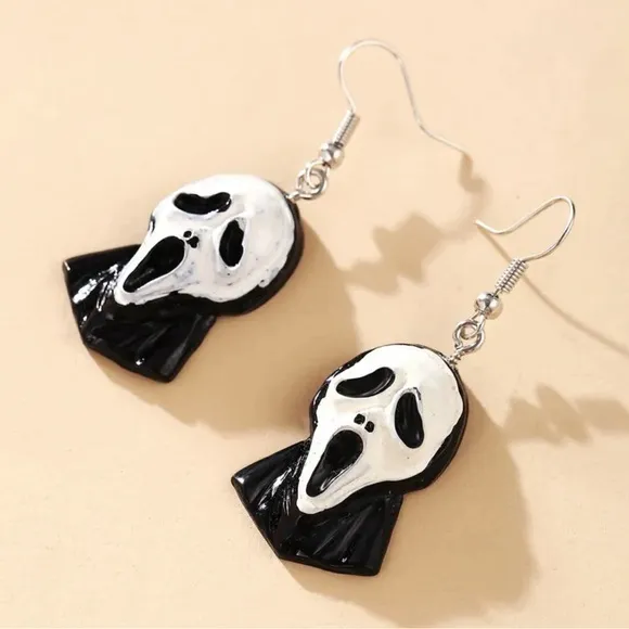 NWOT Scream Halloween Ghostface Scary Gothic Iconic Horror Hook Dangle Earrings Black - Image 5