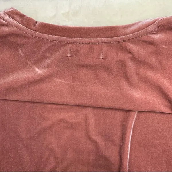Abercrombie & Fitch Mauve Velour Top - Image 9