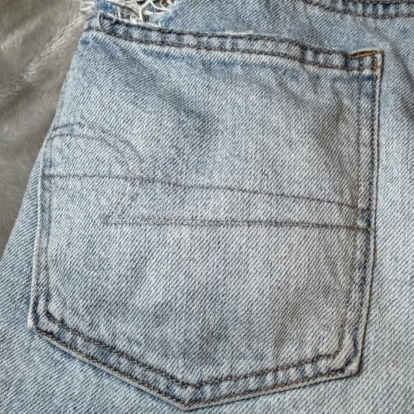 American Eagle Womens Size 6 90s Boyfriend Shorts Blue Denim Distressed Cut Off - Image 12
