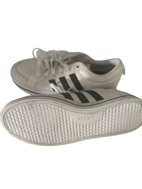 Adidas Size 7.5 Lace Up Athletic Running Sneakers Women White NEW - Image 9