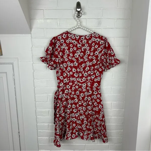 Sadie & Sage Red White Floral Pattern Wrap Style Dress Size S - Image 12