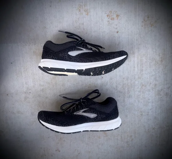 Brooks Revel 3 Women’s Running Shoes Sz 7 Mesh Upper - Image 8