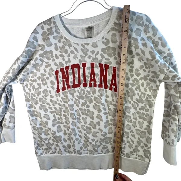 Gameday Couture Indiana Hoosiers Leopard Print Sweatshirt Gray‎ White Large NCAA - Image 6