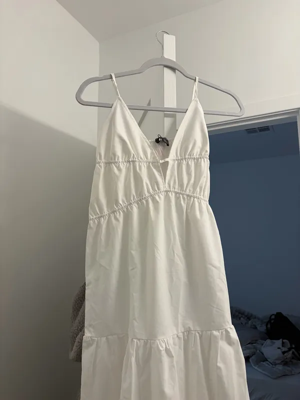 Pretty Little Thing Maxi Dress - Image 2