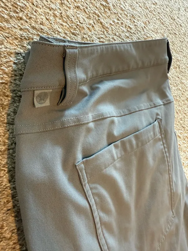 Men’s lululemon pants - Image 3