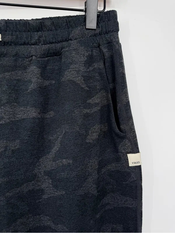 Vuori Performance Jogger Womens M Black Camo DreamKnit Athletic Pants - Image 7