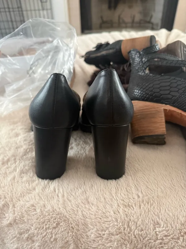 Naturalizer Heels Black Leather - Image 2