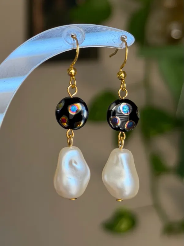 Handmade boho unique funky quality Czech glass beads & pearl dangle earrings🖤 - Image 4