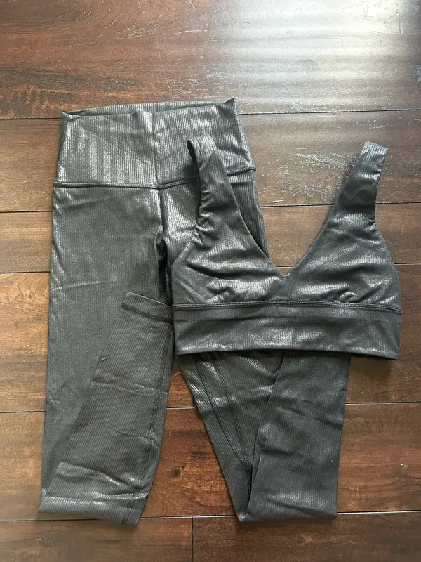 Lululemon Black Align HR Shine leggings 28” & Align bra - Image 4