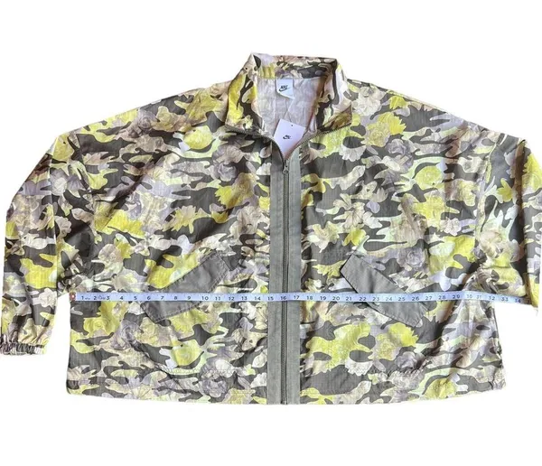 NEW Nike Women's Sportswear Oversized Green And Tan Camouflage Nylon Jacket XXL - Image 4