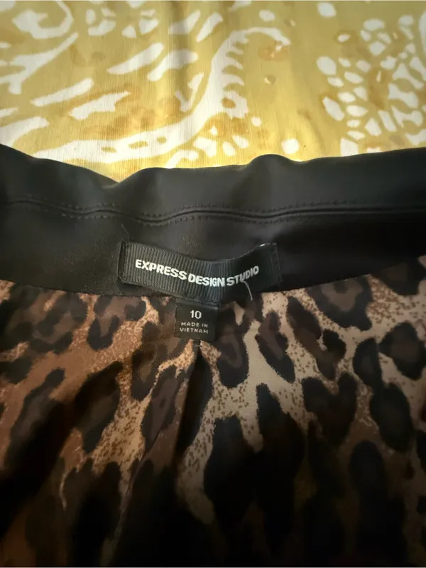 Express Black Satin Blazer with Leopard-Print Lining - Image 2