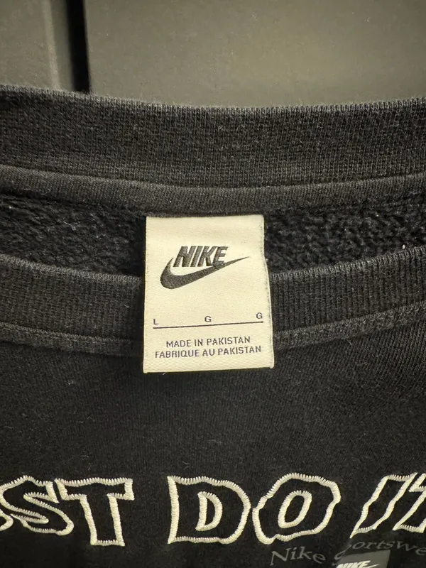 Nike Men’s Crewneck Black - Image 2