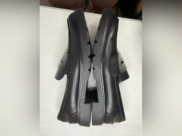 Anne Klein Emmylou Leather Loafer Chunky Sz 8.5 Classic Office Goth - Image 11