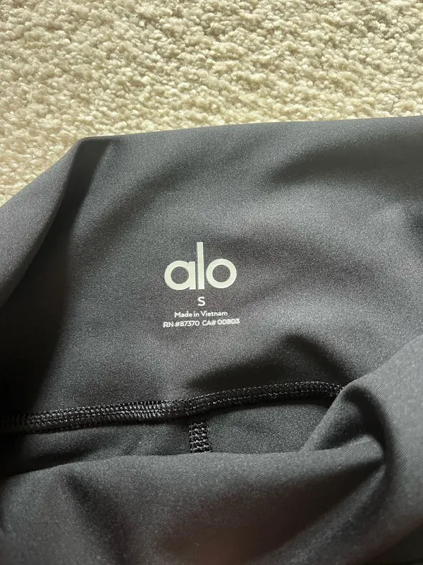Alo biker airbrush shorts 5” - Image 4