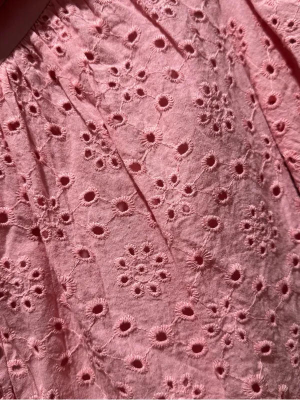 Pink eyelet blouse. Medium - Image 5