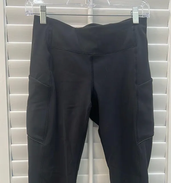 Lululemon Black Align Cropped Leggings - Image 2