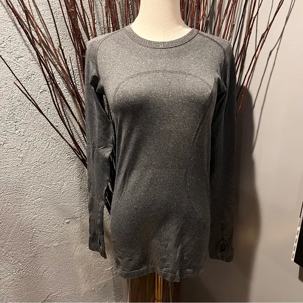 🌺Lululemon Grey Swiftly Tech Long Sleeve Top Size 2🌺 - Image 2