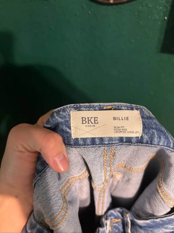 BKE Billie Slim Fit High Rise Cropped Leg Light Jeans Sz 29 - Image 3