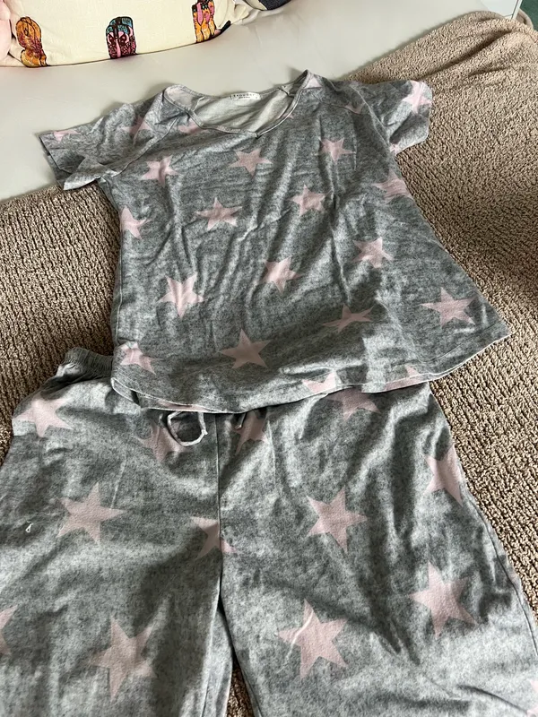 Amazon Ekouaer grey star print pajama set Size M #loungewear #cozy - Image 2
