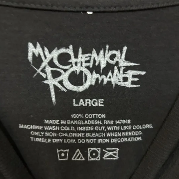 My Chemical Romance Black Parade Size Large they love me Tshirt size large - Image 4