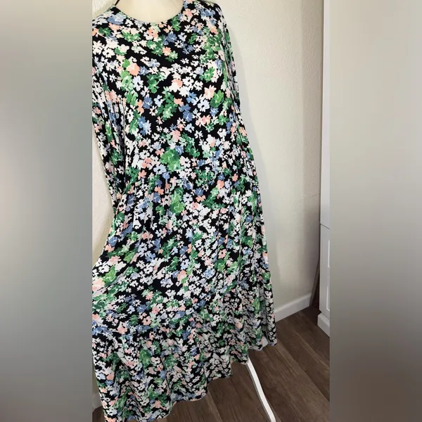 H&M Floral Maxi Dress, Size M‎ - Image 4