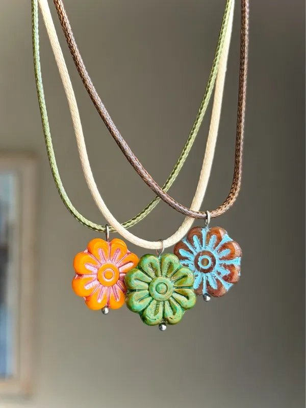 Handmade unique fairy retro cute Czech glass flower necklace🤎🩵 - Image 6